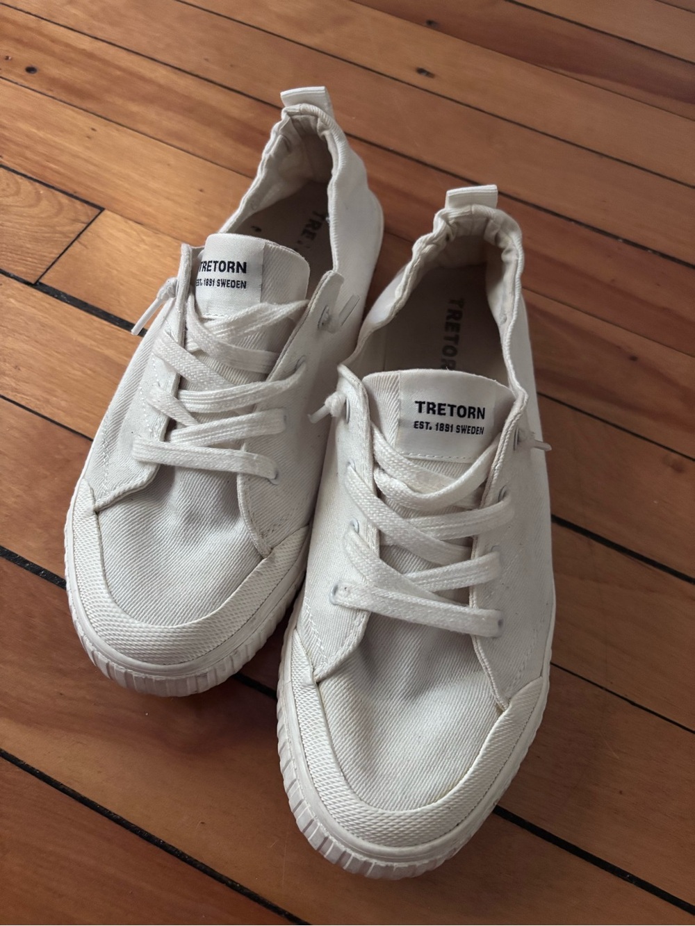Tretorn White Canvas Sneakers Women’s Size 8 | Slip-On Lace-Up Casual Shoes